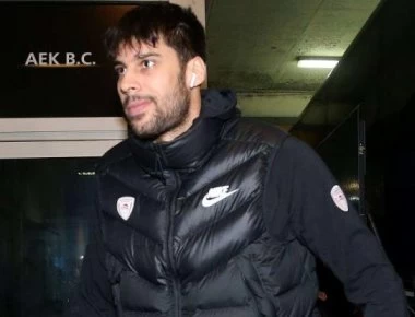 «Πικάρισμα» οπαδών του Παναθηναϊκού σε Πρίντεζη: «Πληρωθήκατε;»